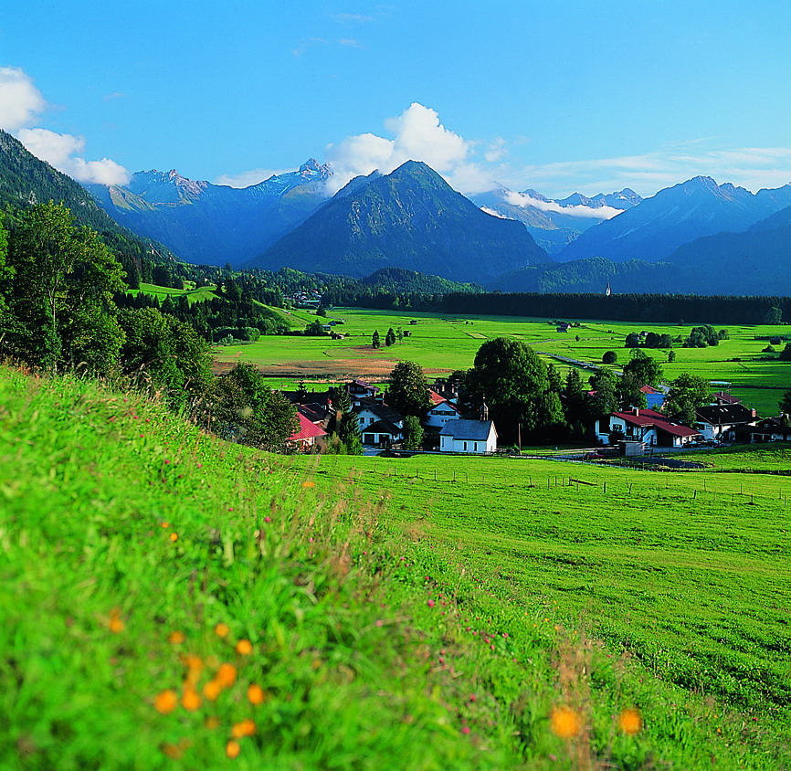 In Allgau vindt men het beschermde natuurgebied ‘Allgauer Hochalpen’. Dit natuurgebied omgevat ongeveer 21 hectare prachtig landschap vol bergen, weiden en meren.