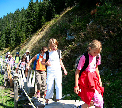 Op wandelgebied zult u zich rondom Brixen im Thale ook niet vervelen, met haar 700 kilometer aan uitgezette wandelpaden. Deze wandelpaden bieden zowel voor de beginneling als voor de gevorderde wandelaar prachtige wandelingen.