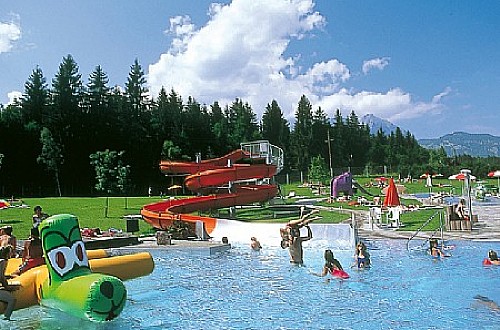 Met de Kaiser-kaart krijgt u gratis toegang tot het buitenzwembad van Oberndorf