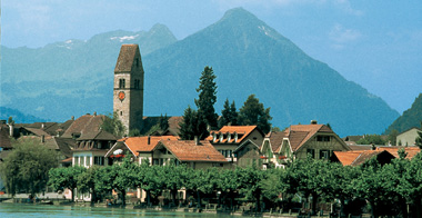 Interlaken is een vakantie- en congresoord van internationale betekenis en een ideaal vertrekpunt voor ontelbare uitstapjes naar de topbestemmingen in de regio.