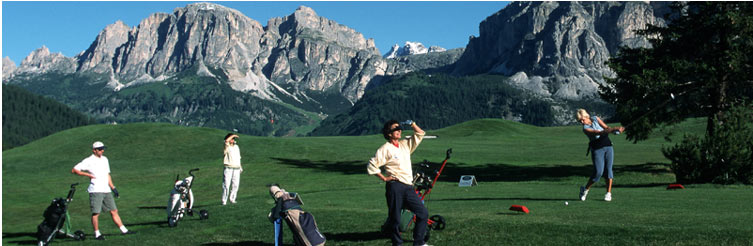 Van juni tot oktober zijn de condities voor het golfspel het meest optimaal. U kunt dan genieten van het golfspel op een zonnig hoogland, met een reliëf van maar liefst 45 meter. 
